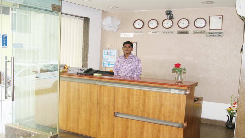 Airport Hotel Daya Capitol Nuova Delhi Esterno foto