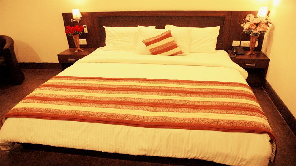 Airport Hotel Daya Capitol Nuova Delhi Esterno foto