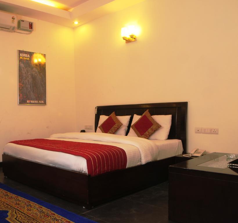 Airport Hotel Daya Capitol Nuova Delhi Esterno foto
