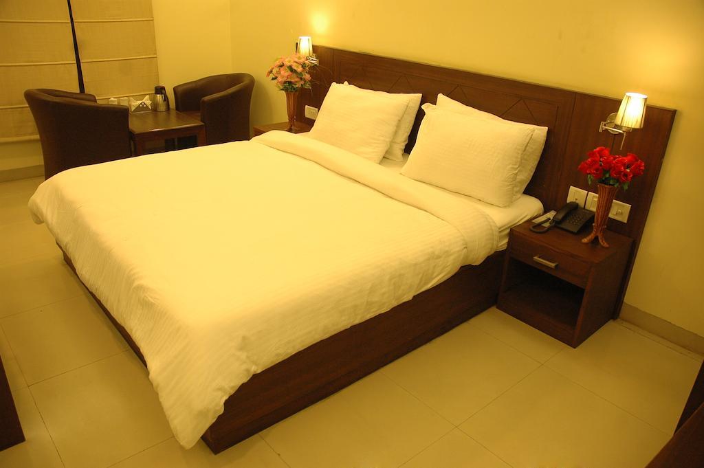 Airport Hotel Daya Capitol Nuova Delhi Esterno foto