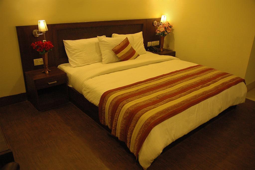 Airport Hotel Daya Capitol Nuova Delhi Esterno foto