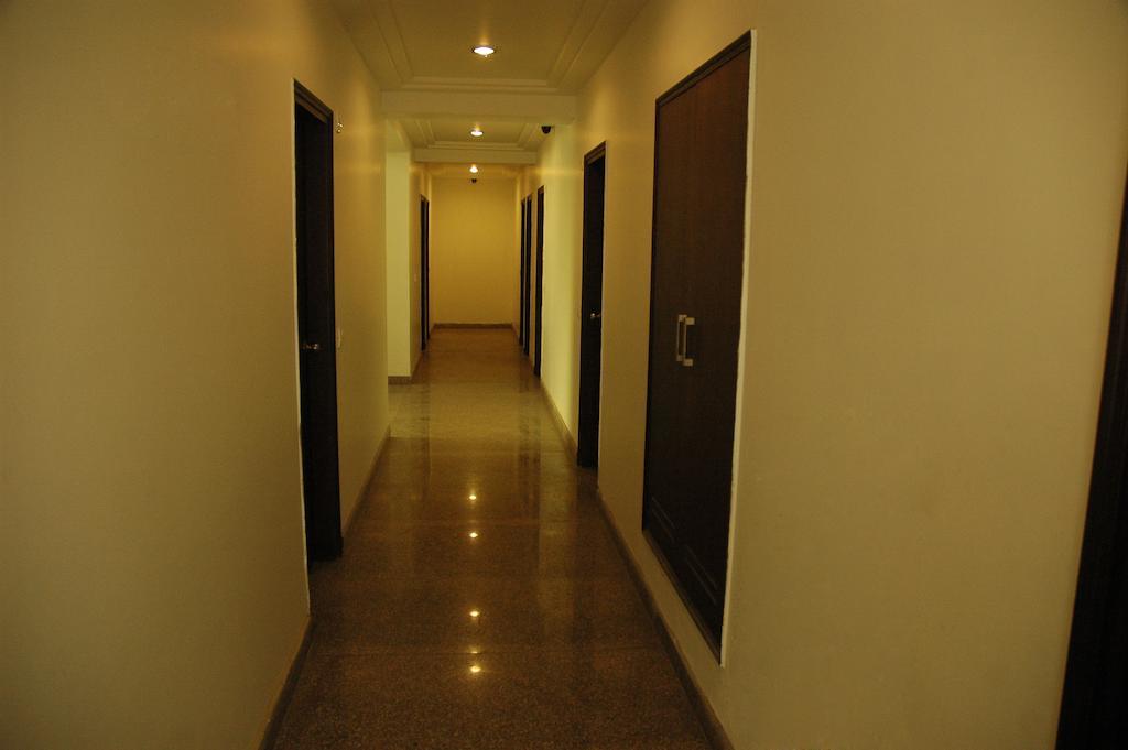 Airport Hotel Daya Capitol Nuova Delhi Esterno foto