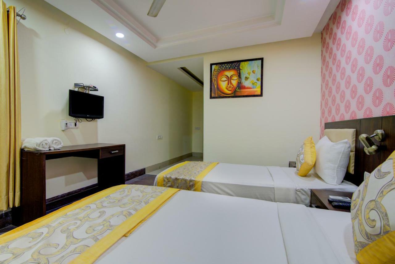Airport Hotel Daya Capitol Nuova Delhi Esterno foto