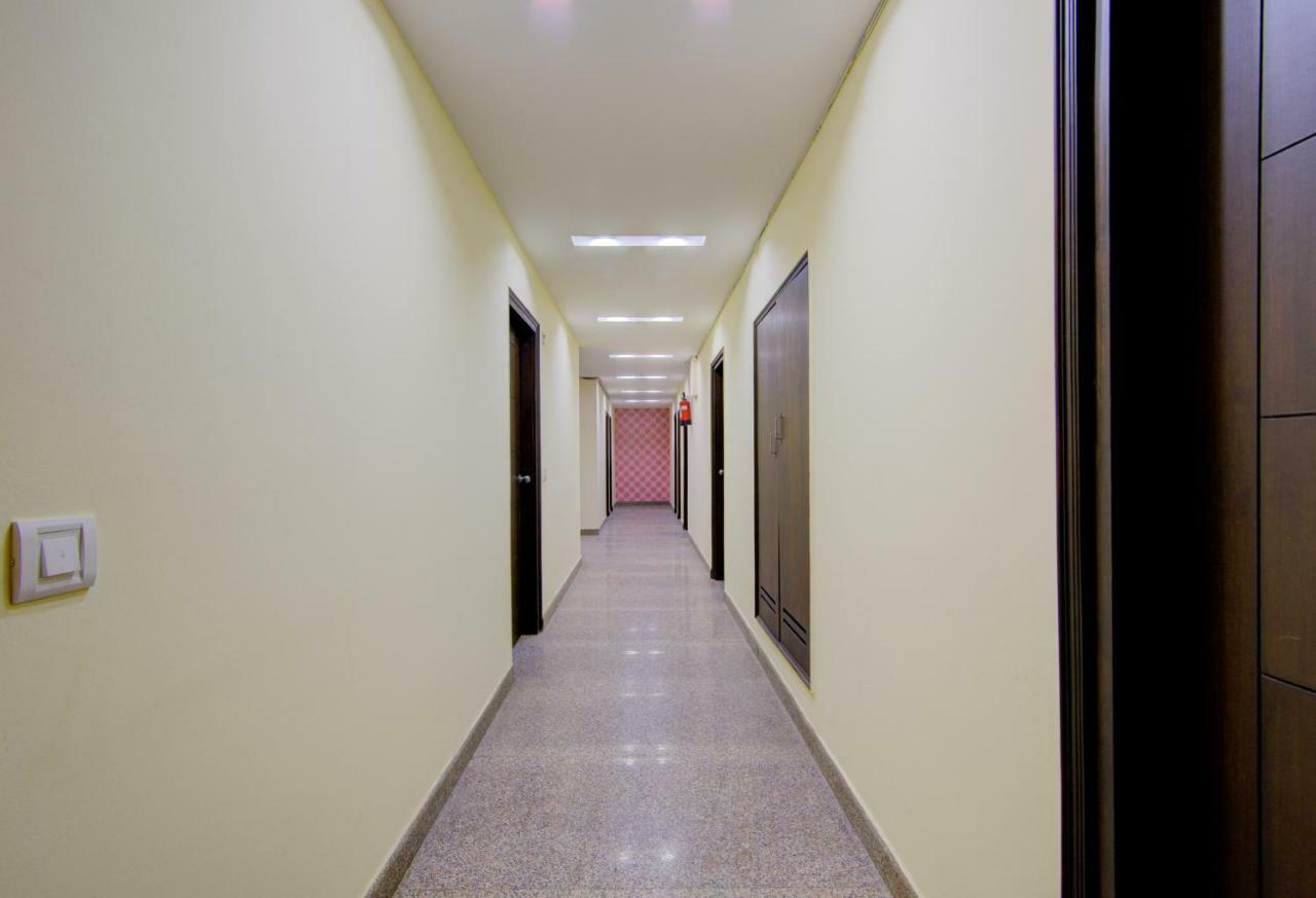 Airport Hotel Daya Capitol Nuova Delhi Esterno foto