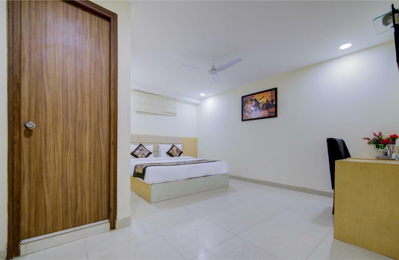 Airport Hotel Daya Capitol Nuova Delhi Esterno foto