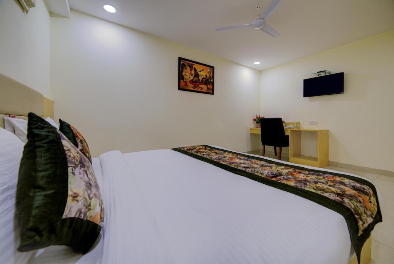 Airport Hotel Daya Capitol Nuova Delhi Esterno foto