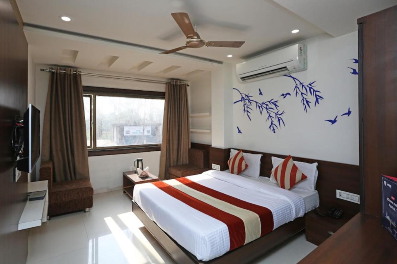 Airport Hotel Daya Capitol Nuova Delhi Esterno foto